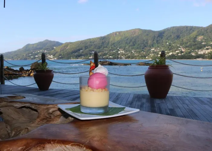 Fisherman'S Cove Resort Beau Vallon 