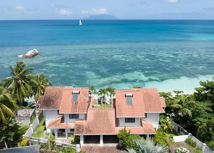 Pet friendly Ocean View Villa - Beauvallon Villas Beau Vallon 