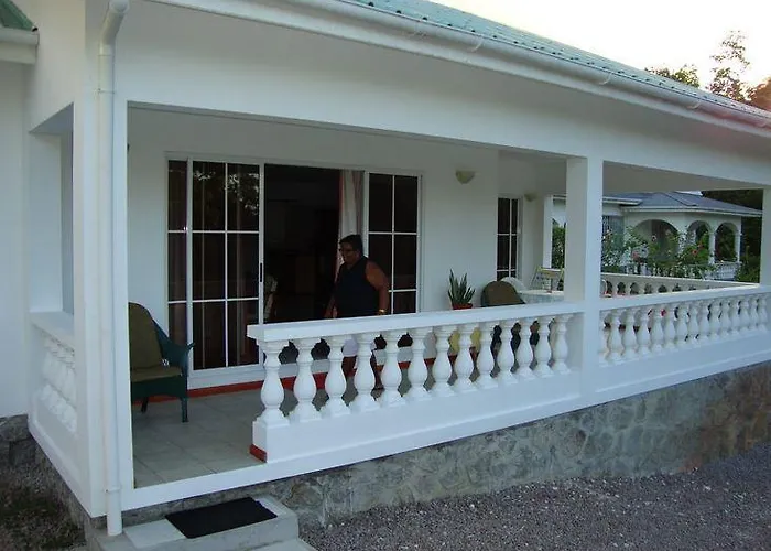 Beau Vallon (Mahe) Dog Friendly Lodging and Hotels