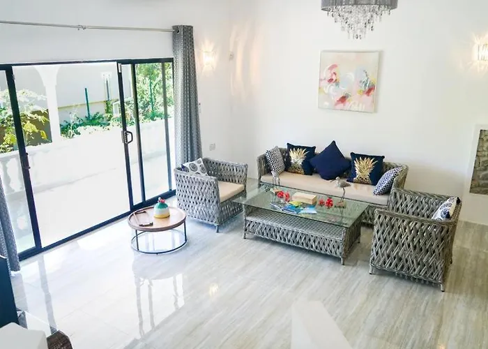 Hotel Ogumka, Self Catering , Beoliere, Mahe à Victoria
